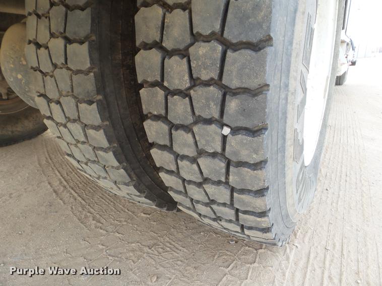 image for item DB3571 2008 International DuraStar 4300 bucket truck