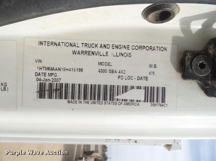 image for item DB3571 2008 International DuraStar 4300 bucket truck