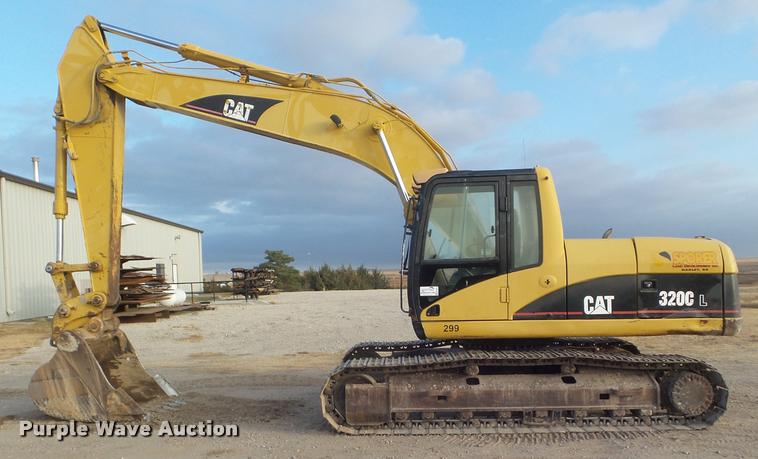 image for item DB3593 2003 Caterpillar 320C excavator
