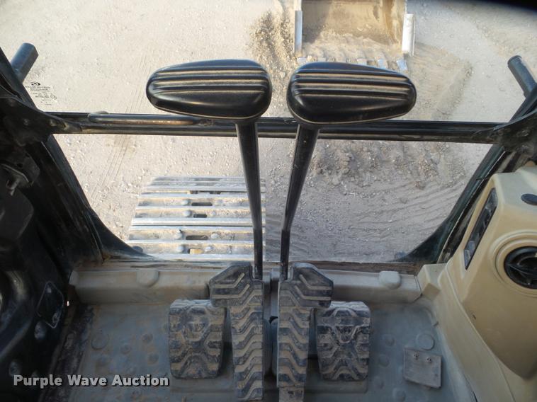 image for item DB3593 2003 Caterpillar 320C excavator