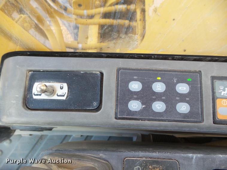 image for item DB3593 2003 Caterpillar 320C excavator