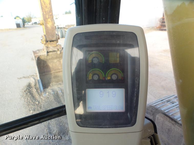 image for item DB3593 2003 Caterpillar 320C excavator