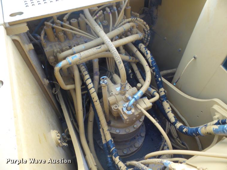 image for item DB3593 2003 Caterpillar 320C excavator