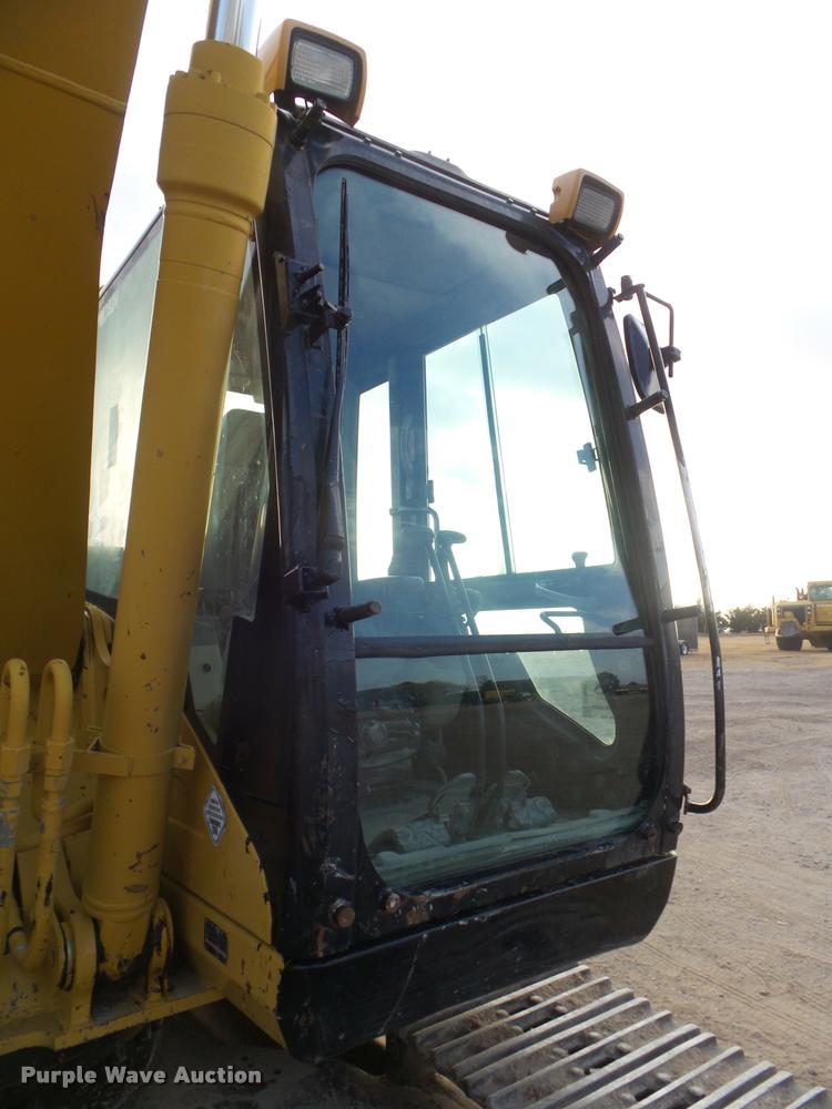 image for item DB3593 2003 Caterpillar 320C excavator