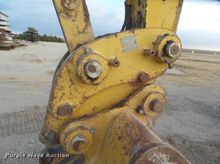 image for item DB3593 2003 Caterpillar 320C excavator