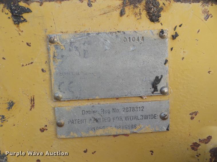 image for item DB3593 2003 Caterpillar 320C excavator