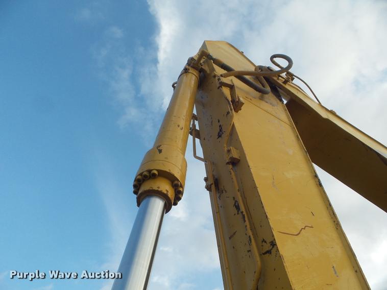 image for item DB3593 2003 Caterpillar 320C excavator