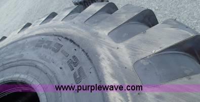 image for item F1504 (4) 23.5-25 tubeless tires