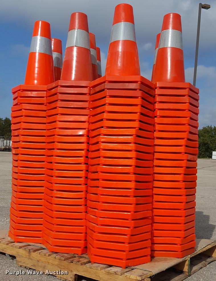 (250) 18" safety traffic pylon cones in Tonganoxie, KS Item F1509 sold Purple Wave