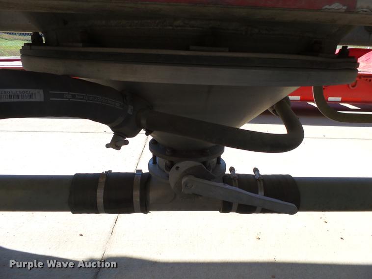 image for item K1046 1988 Heil dry bulk trailer