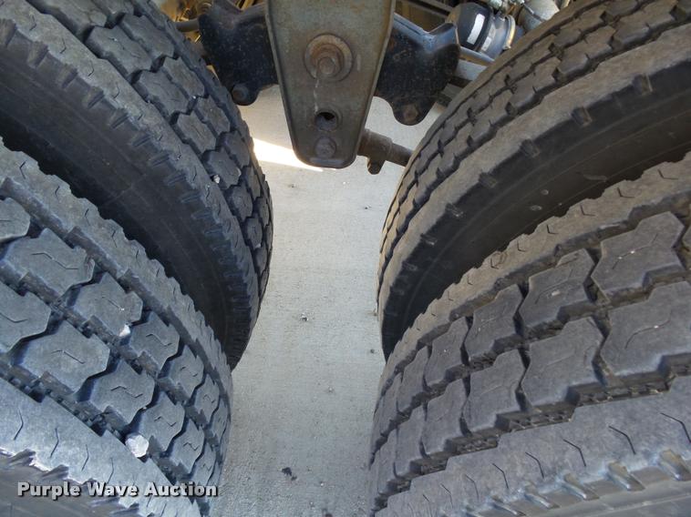 image for item K1046 1988 Heil dry bulk trailer