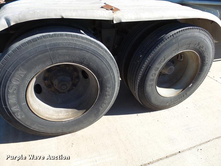 image for item K1046 1988 Heil dry bulk trailer