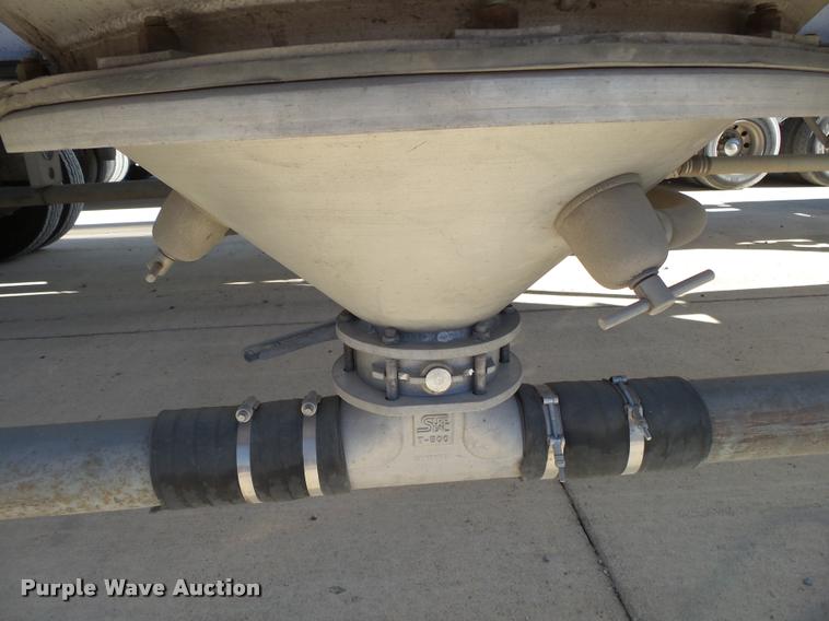 image for item K1046 1988 Heil dry bulk trailer