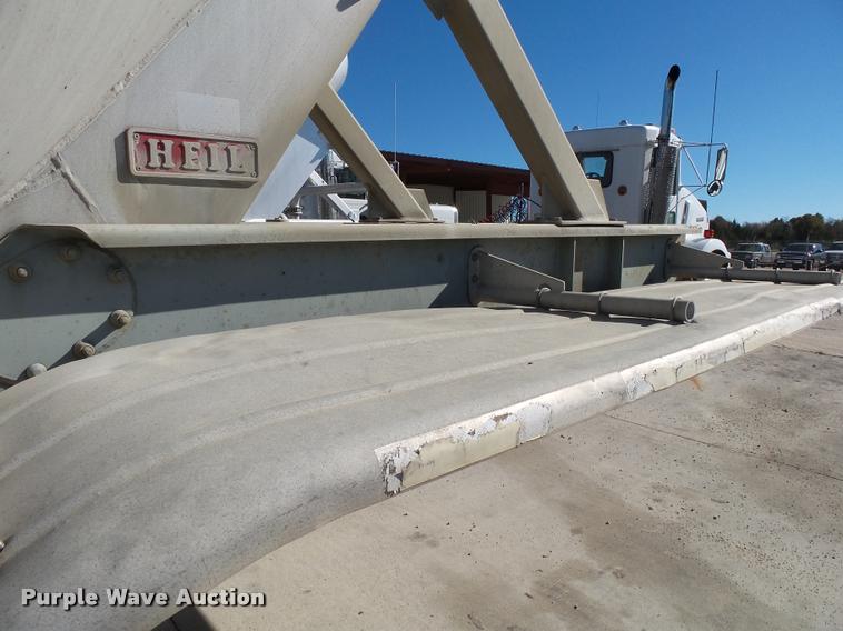 image for item K1046 1988 Heil dry bulk trailer