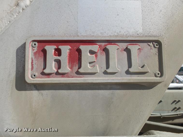 image for item K1046 1988 Heil dry bulk trailer