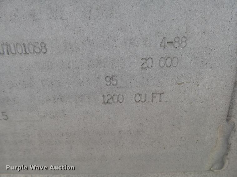 image for item K1046 1988 Heil dry bulk trailer