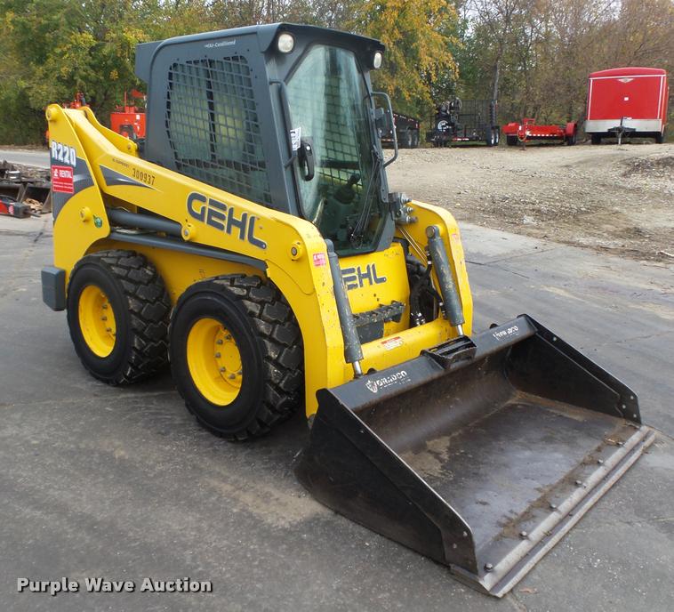 image for item K2453 2013 Gehl R220 skid steer