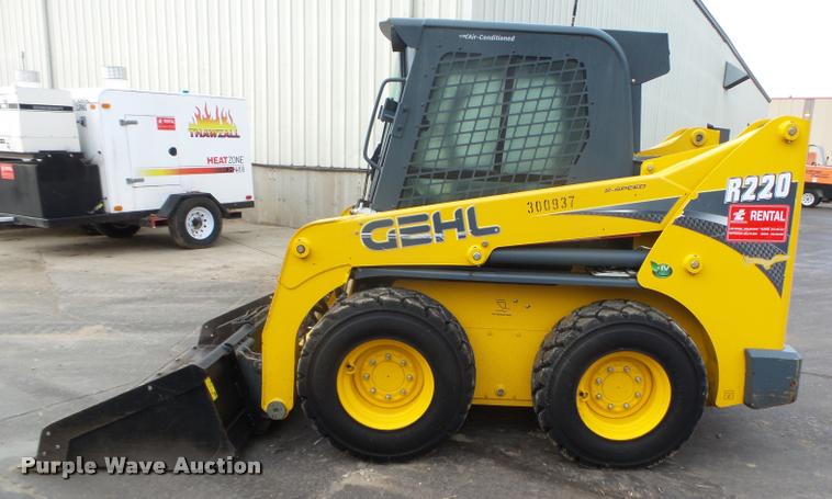 image for item K2453 2013 Gehl R220 skid steer