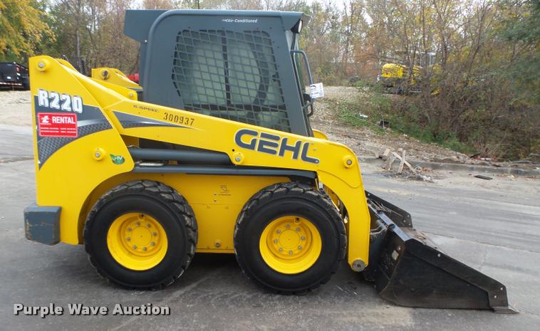 image for item K2453 2013 Gehl R220 skid steer