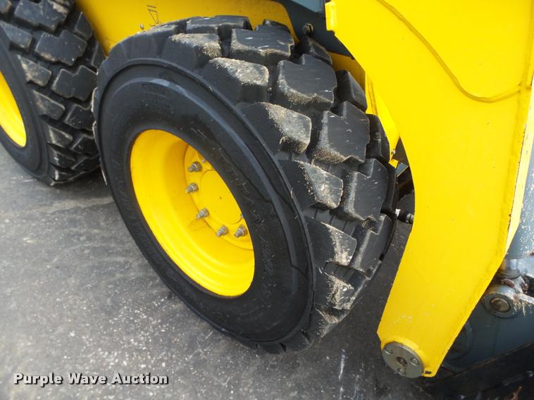 image for item K2453 2013 Gehl R220 skid steer