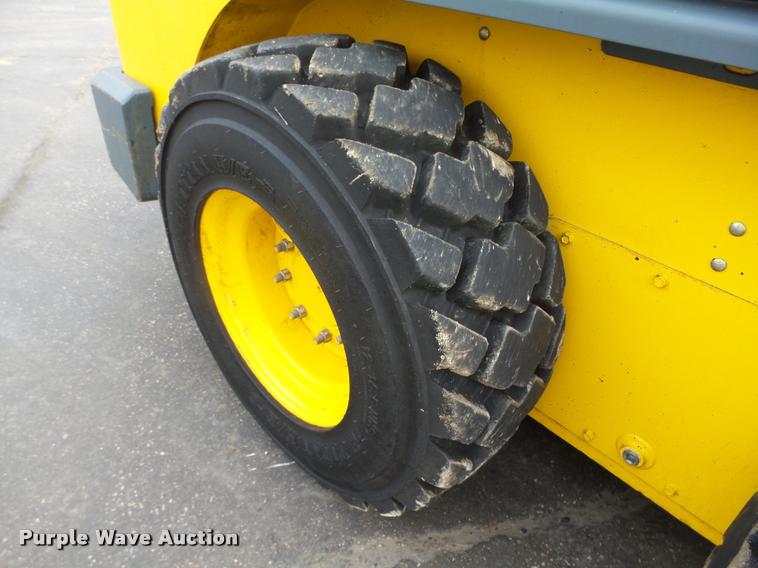 image for item K2453 2013 Gehl R220 skid steer