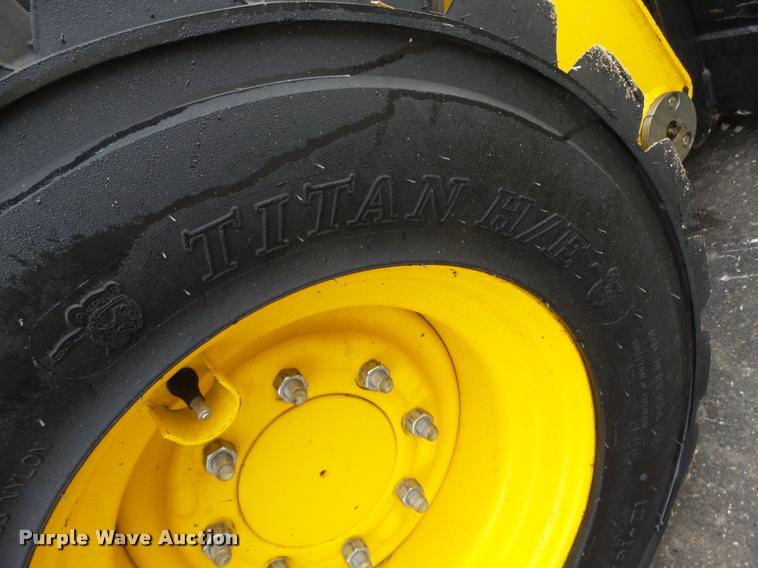 image for item K2453 2013 Gehl R220 skid steer