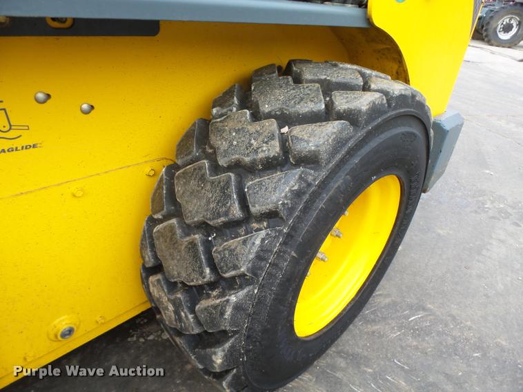 image for item K2453 2013 Gehl R220 skid steer