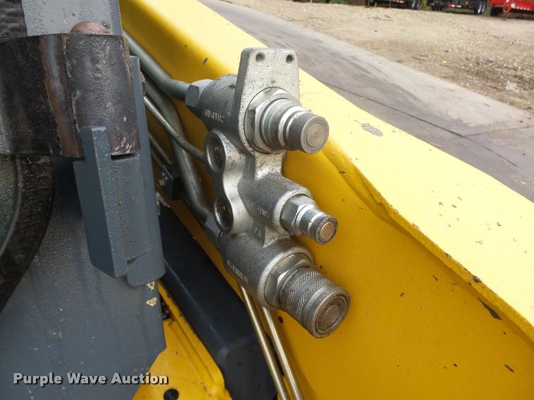 image for item K2453 2013 Gehl R220 skid steer