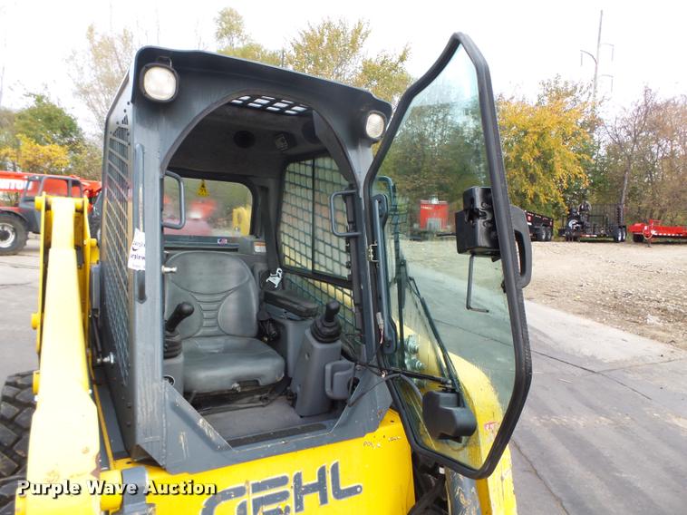 image for item K2453 2013 Gehl R220 skid steer