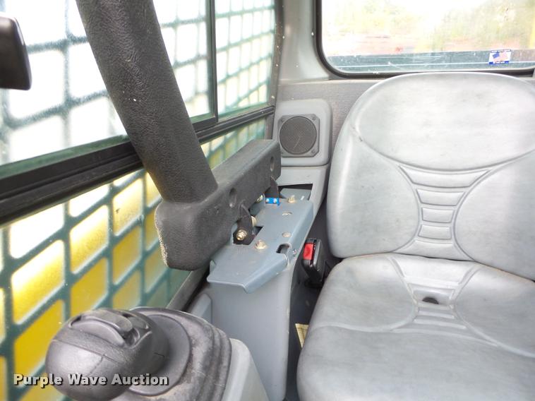 image for item K2453 2013 Gehl R220 skid steer