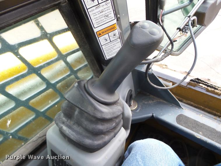 image for item K2453 2013 Gehl R220 skid steer