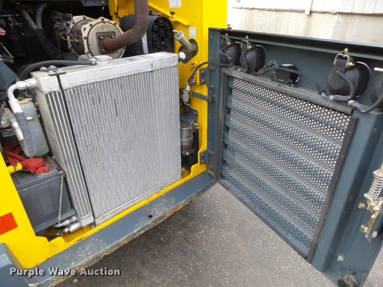 image for item K2453 2013 Gehl R220 skid steer