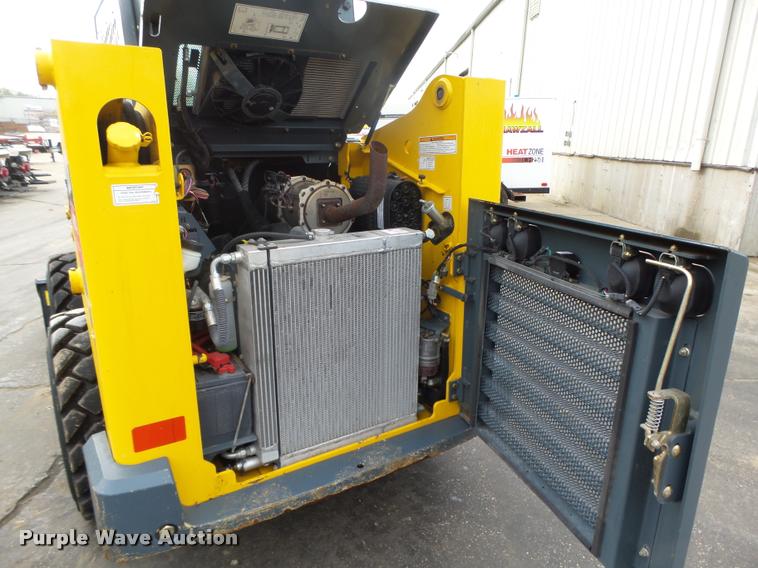 image for item K2453 2013 Gehl R220 skid steer