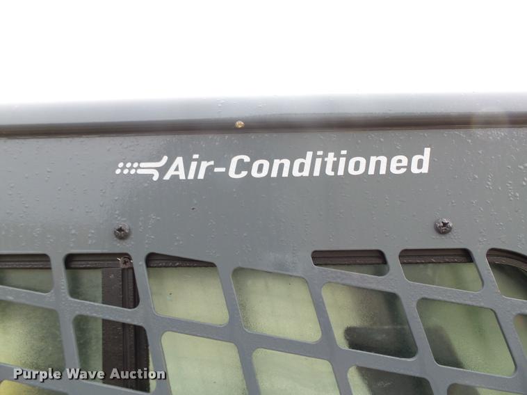 image for item K2453 2013 Gehl R220 skid steer