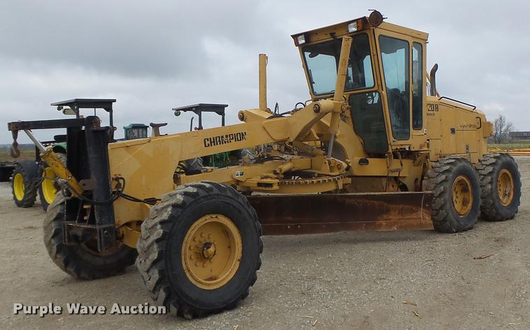 image for item K5595 1995 Champion 720A motor grader