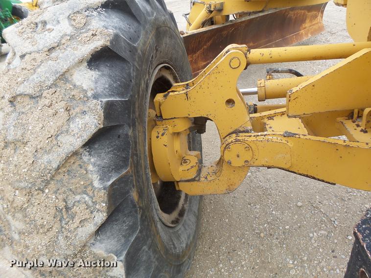 image for item K5595 1995 Champion 720A motor grader