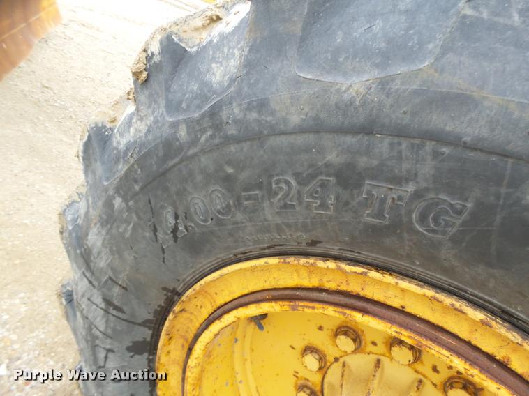 image for item K5595 1995 Champion 720A motor grader