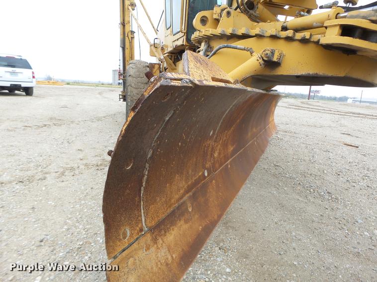 image for item K5595 1995 Champion 720A motor grader