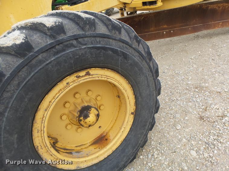 image for item K5595 1995 Champion 720A motor grader