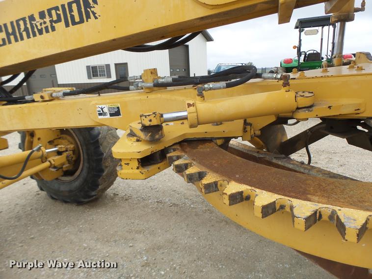 image for item K5595 1995 Champion 720A motor grader