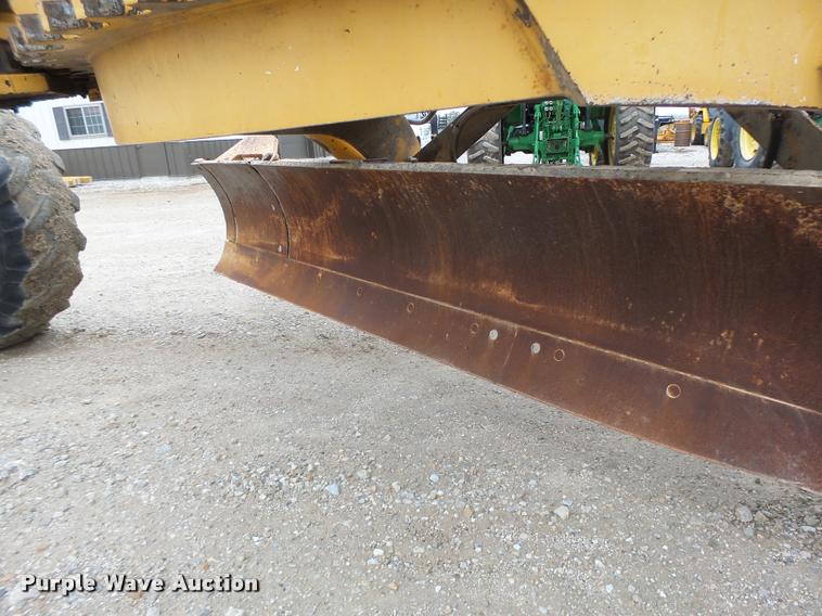 image for item K5595 1995 Champion 720A motor grader