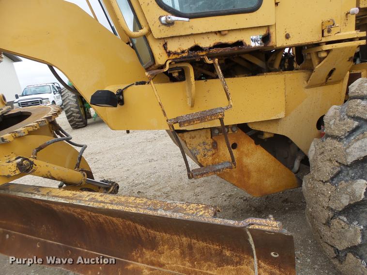 image for item K5595 1995 Champion 720A motor grader