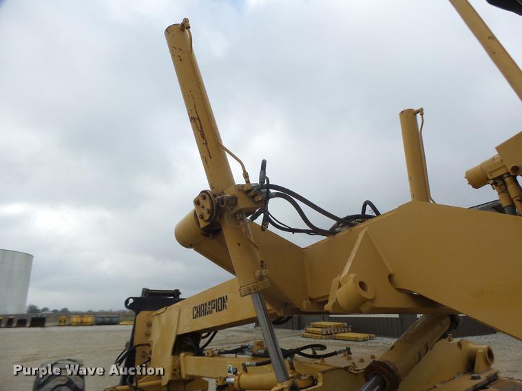 image for item K5595 1995 Champion 720A motor grader