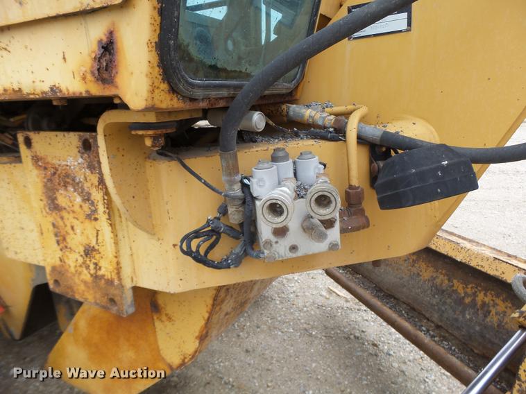 image for item K5595 1995 Champion 720A motor grader