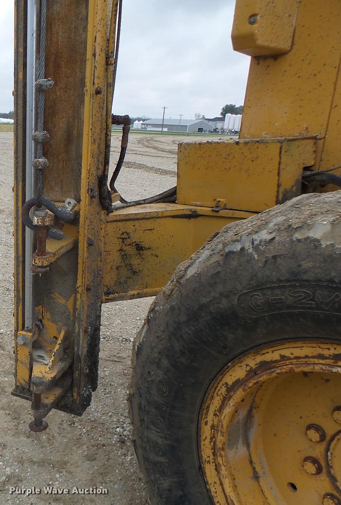 image for item K5595 1995 Champion 720A motor grader