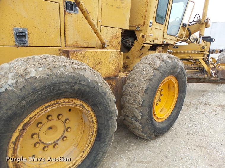 image for item K5595 1995 Champion 720A motor grader