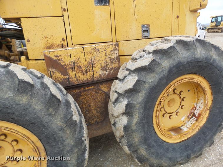 image for item K5595 1995 Champion 720A motor grader