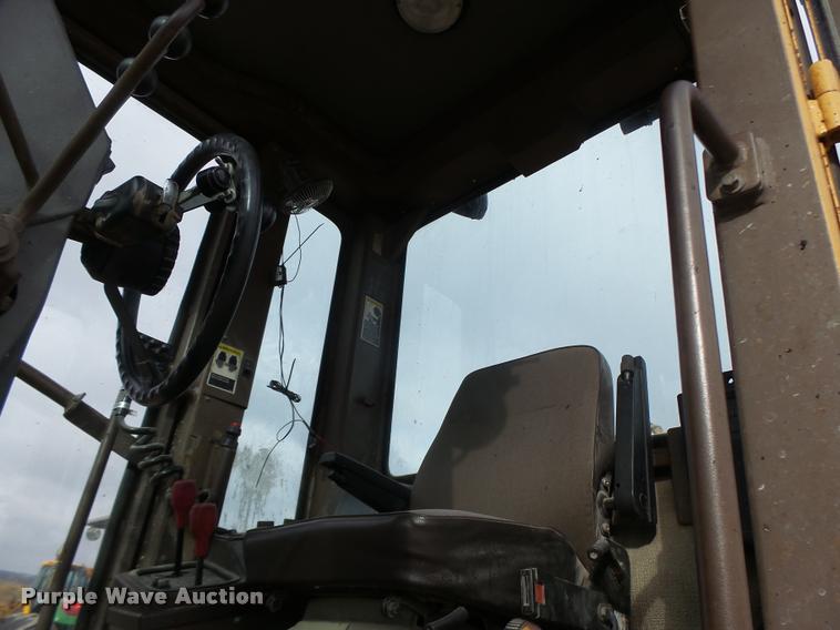 image for item K5595 1995 Champion 720A motor grader