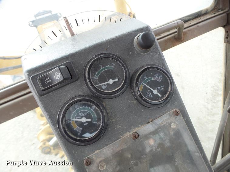 image for item K5595 1995 Champion 720A motor grader