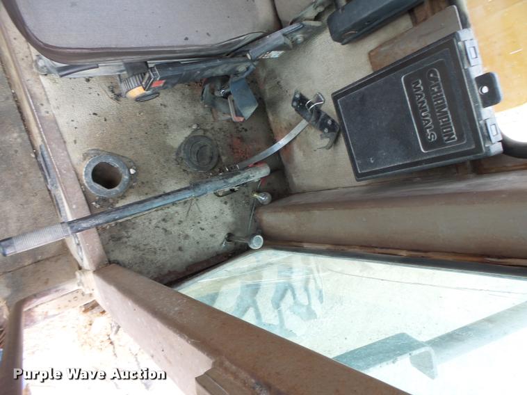 image for item K5595 1995 Champion 720A motor grader